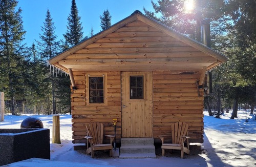 Markdale Cabin | Wood cabin by the river