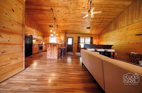 Gober Cabin | Wood Cabin in the wilderness at Bonham, Texas