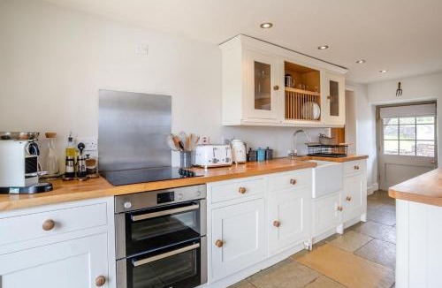 Llanfihangel Tal-y-llyn House | Wood Farm Barn