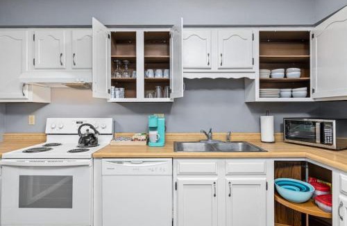 Sunnyland House | WOOD INN 2 Comfy 2BD close to DT Peoria