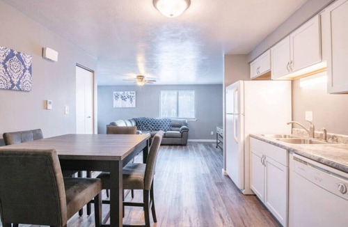 Sunnyland Apartment | WOOD`INN - Cozy 2BD over the bridge
