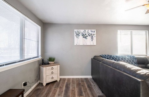 Sunnyland Apartment | WOOD`INN - Cozy 2BD over the bridge