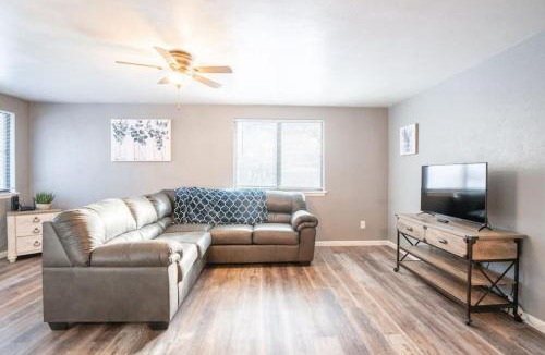Sunnyland Apartment | WOOD INN Cozy 2BD over the bridge