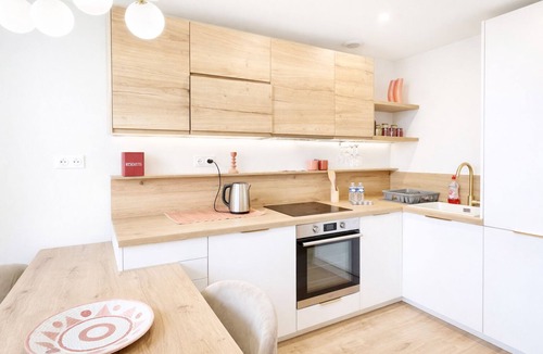 Mons-en-Baroeul Apartment | Wood & Light Escapade