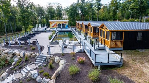 North Sebago Villa | WOOD THRUSH LIMIT 3 cabin