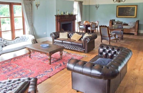 Coed-Y-Paen House | Woodbank