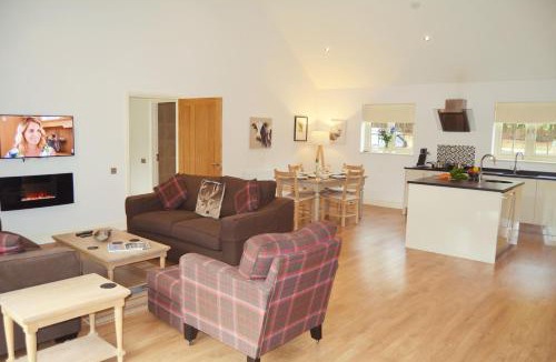 Pattiswick House | Woodbell Lodge