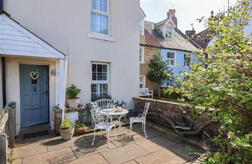 Sandsend House | Woodbine Cottage