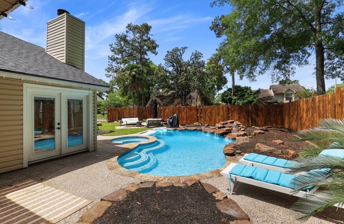 Kingwood Villa | Woodbridge Bungalow - Near IAH 4BD 2BTH Spa