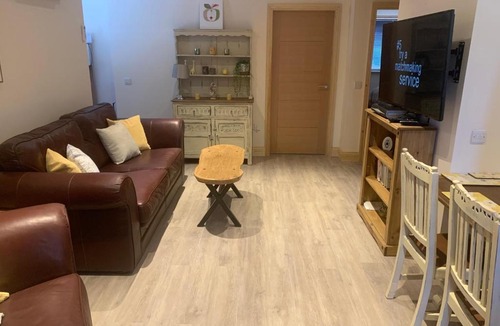 Dumfries Cabin | Woodburn Lodges