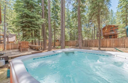 Ridgewood House | Woodchuck Luxury Lodge Hot Tub & Game Room