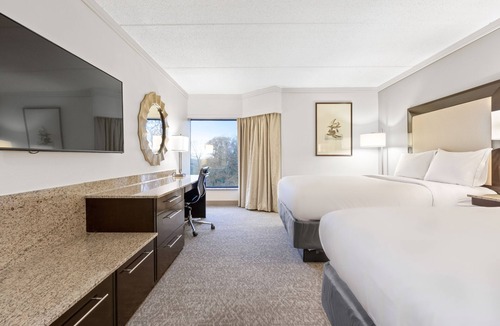 Perinton Hotel | Woodcliff Hotel and Spa