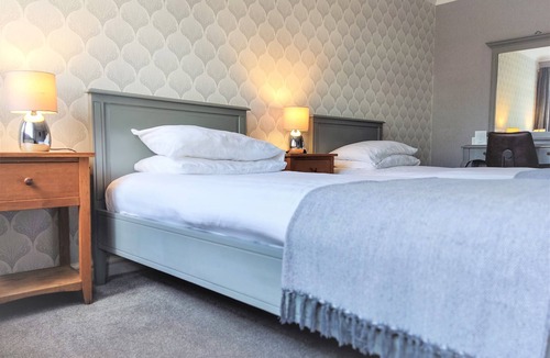 Hooton Hotel | Woodcote Hotel