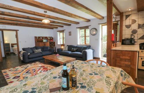 Rezare House | Woodcutters