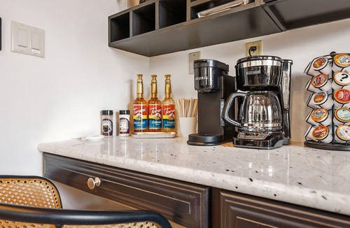 The Galena Territory Cabin | Wooded Escape 5 Ensuites Fire Table Hot Tub Games Luxe Amenities