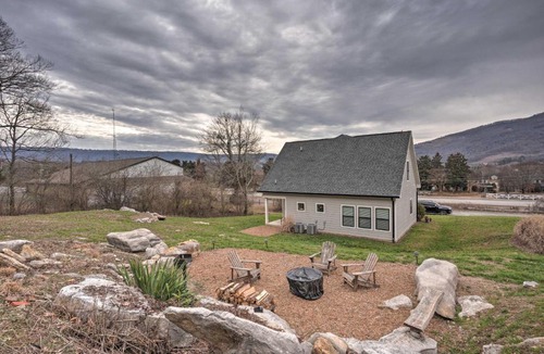 Lookout Valley Neighborhood Association House | Wooded Escape w/Beautiful Backyard + Mtn Views!