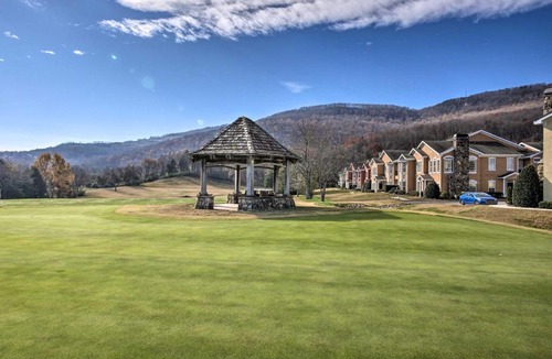 Lookout Valley Neighborhood Association House | Wooded Escape w/Beautiful Backyard + Mtn Views!