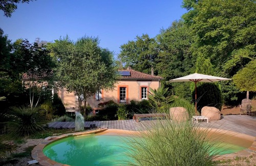 Vaudreuille House | Wooded house five minutes from Lake Saint Ferreol