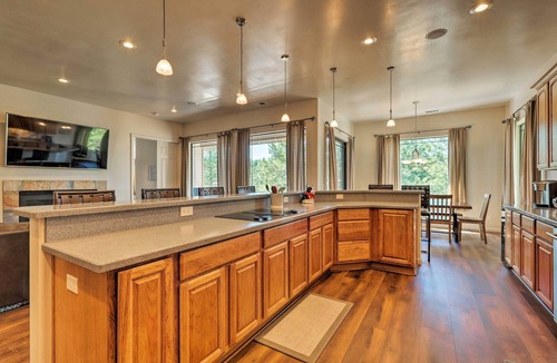 Ponderosa Trails House | Wooded Patio Oasis! Group Getaway in Flagstaff