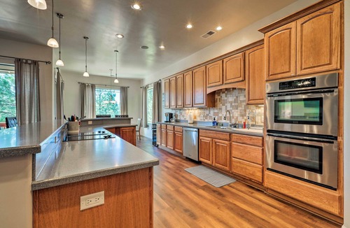 Ponderosa Trails House | Wooded Patio Oasis! Group Getaway in Flagstaff