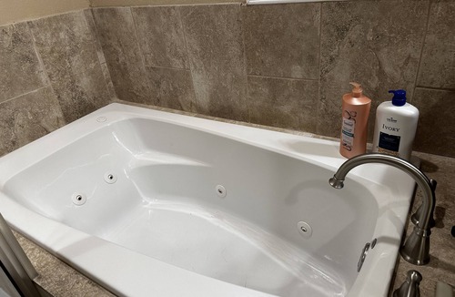 Mirrormont House | Wooded Privacy getaway