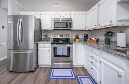 Durham House | Wooded Retreat: Pet-Friendly House with Deck