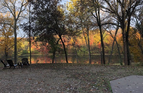 Grantville House | Wooded Way, an unbeatable and relaxing place.a half a mile from heaven.