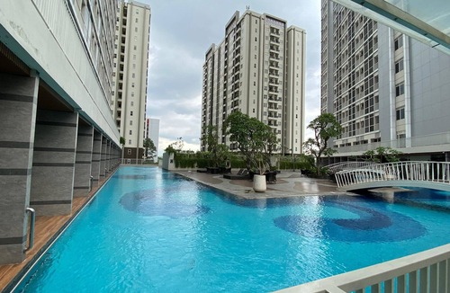 Pinang Apartment | Wooden Accents Studio For 2 Pax At Pacific Garden Campus Town Apartment