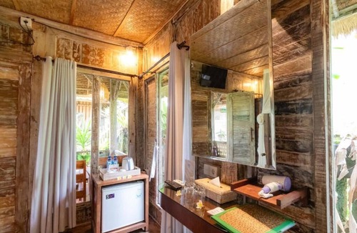 Melayang House | Wooden Bungalow - 10 minute from Ubud Center