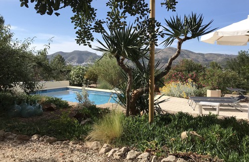 Lliber Cabin | Wooden chalet for 2 (+2) with private entrance, shared pool and stunning views