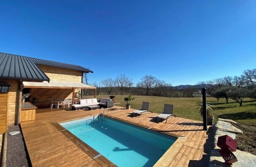 Salindres Ski Chalet | Wooden chalet