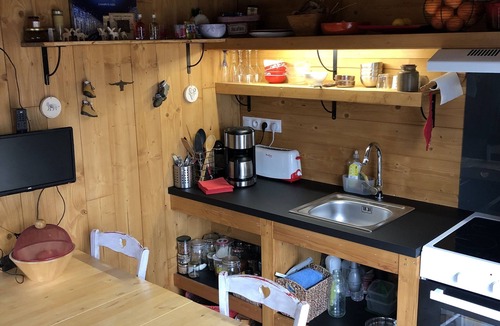 Urbanya Ski Chalet | Wooden CHALET on stilts in the middle of the MOUNTAIN 2 TO 4 PEOPLE