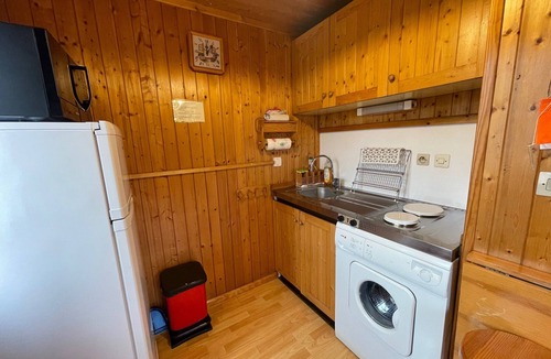 Barcelonnette Ski Chalet | Wooden chalet with terrace and garden in Barcelonnette