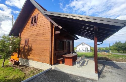 Brckovljani House | Wooden house Cypres
