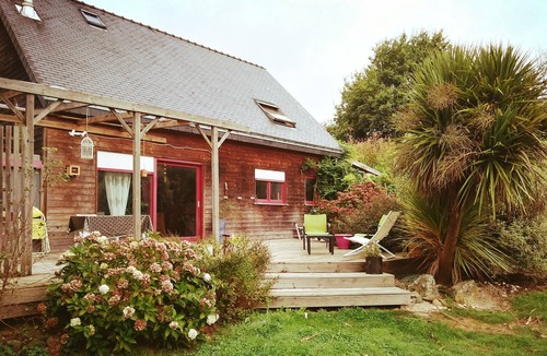 Ferel House | Wooden house with private pool