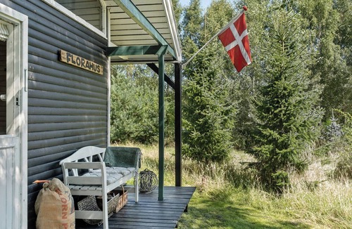 Kalundborg House | Wooden house with wild garden by Sejerø Bay