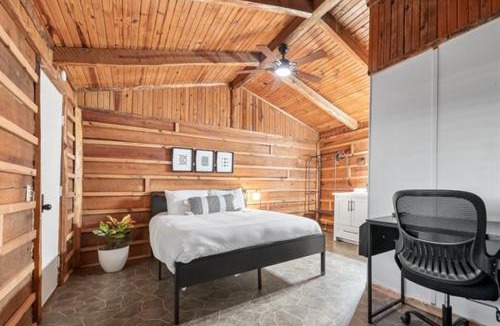 Madill Hotel | Wooden suite #4