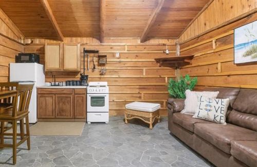 Madill Hotel | Wooden Suite #6