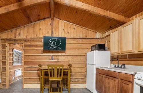 Madill Hotel | Wooden Suite #6