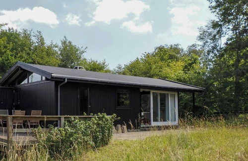 Hundested House | Wooden summer house by Kattegat and Isefjord