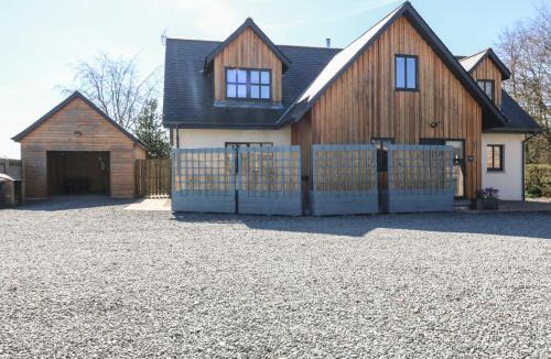 Ellon House | Woodend Croft