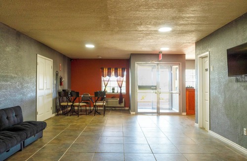 Sweet Home Hotel | Woodfield Inn & Suites Hotel O, Yoakum TX 111