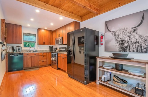 North Glade Hills House | Woodhaven | Dock Slip, Pool Table, Firepit!