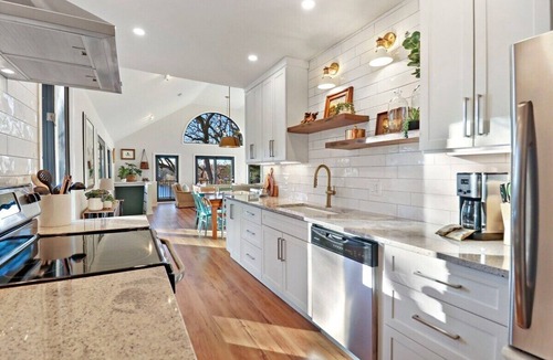 East Troy House | Woodhaven on Pleasant Lake |Pleasant Lake |Lakefront |Wraparound Deck |Views |Dock |Kayaks & Boards