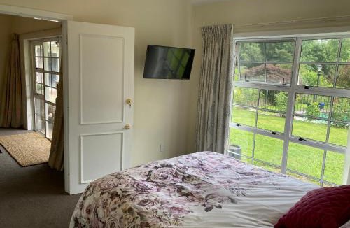 Karapiro Bed & Breakfast | Woodhey Retreat Unit 1