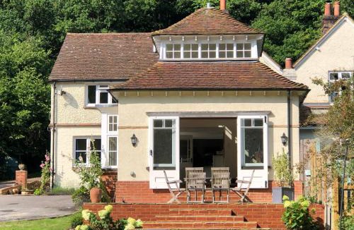 Holmbury St Mary House | Woodhill Cottage