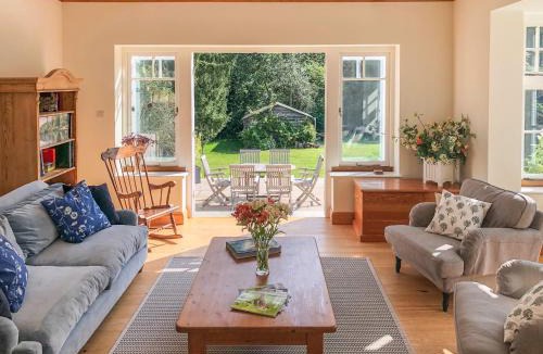 Holmbury St Mary House | Woodhill Cottage