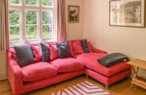 Holmbury St Mary House | Woodhill Cottage