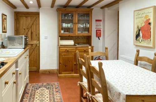 Padeswood House | Woodhouse Cottage