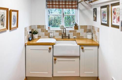 Padeswood House | Woodhouse Cottage